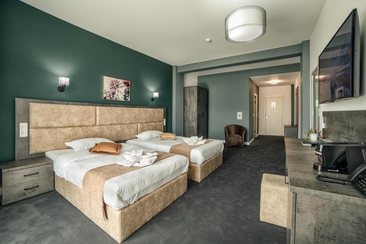 Hotel Nordic Twins & Wellness Rădăuţi Extérieur photo