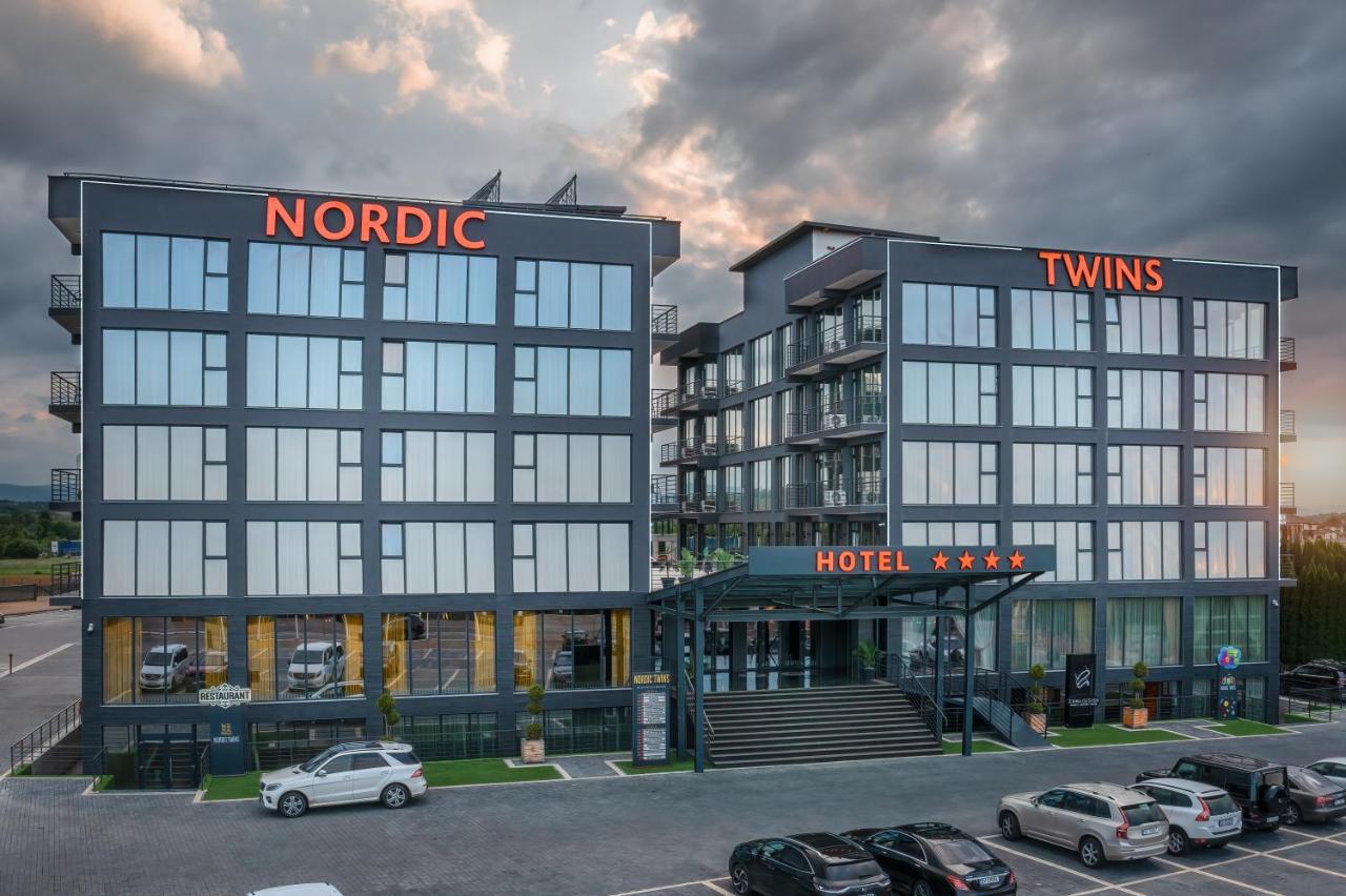 Hotel Nordic Twins & Wellness Rădăuţi Extérieur photo