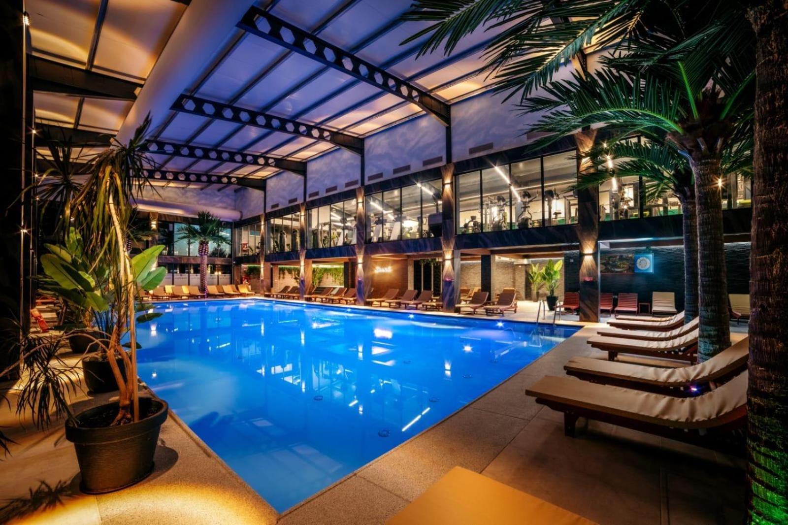 Hotel Nordic Twins & Wellness Rădăuţi Extérieur photo