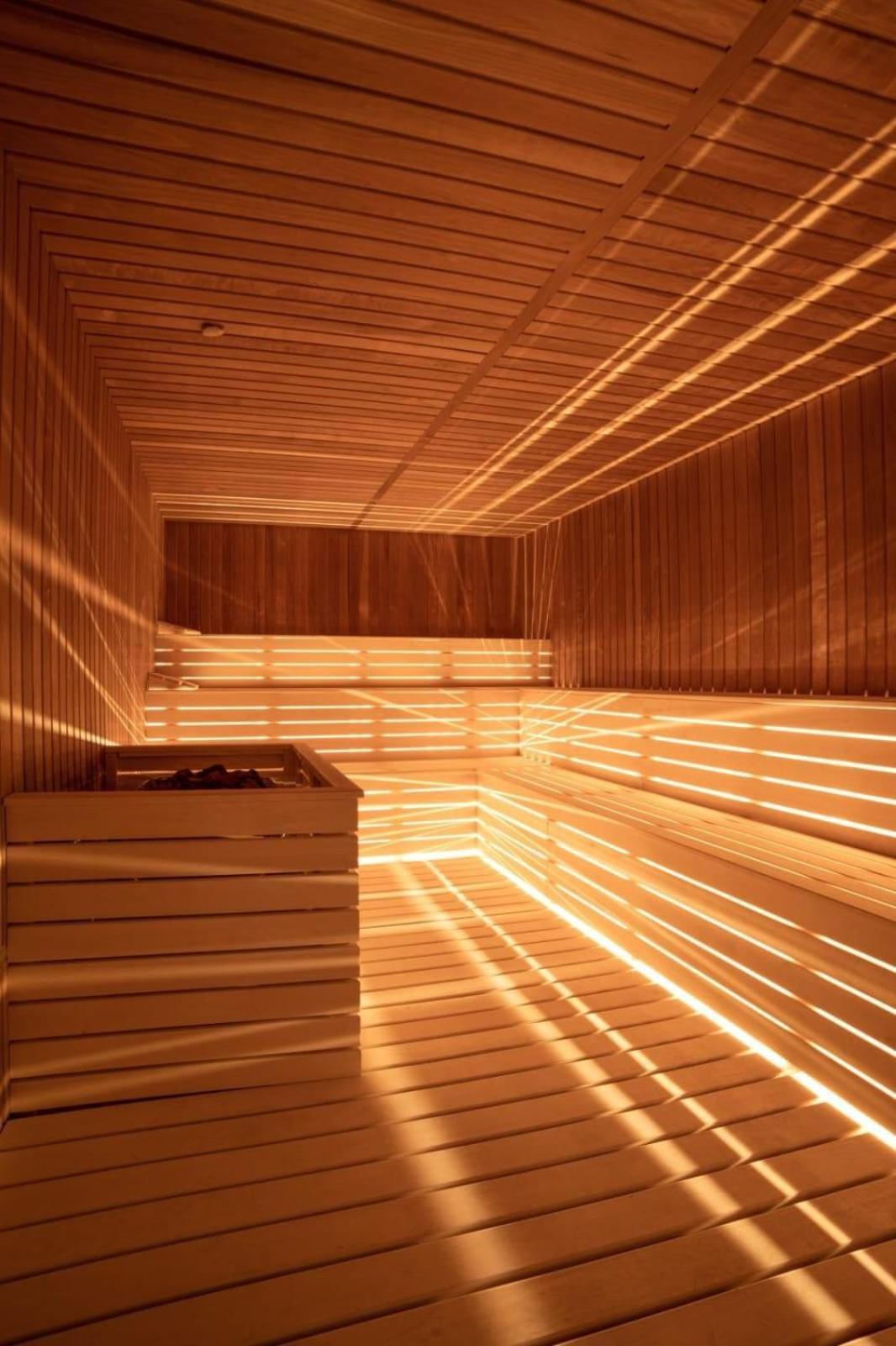 Hotel Nordic Twins & Wellness Rădăuţi Extérieur photo