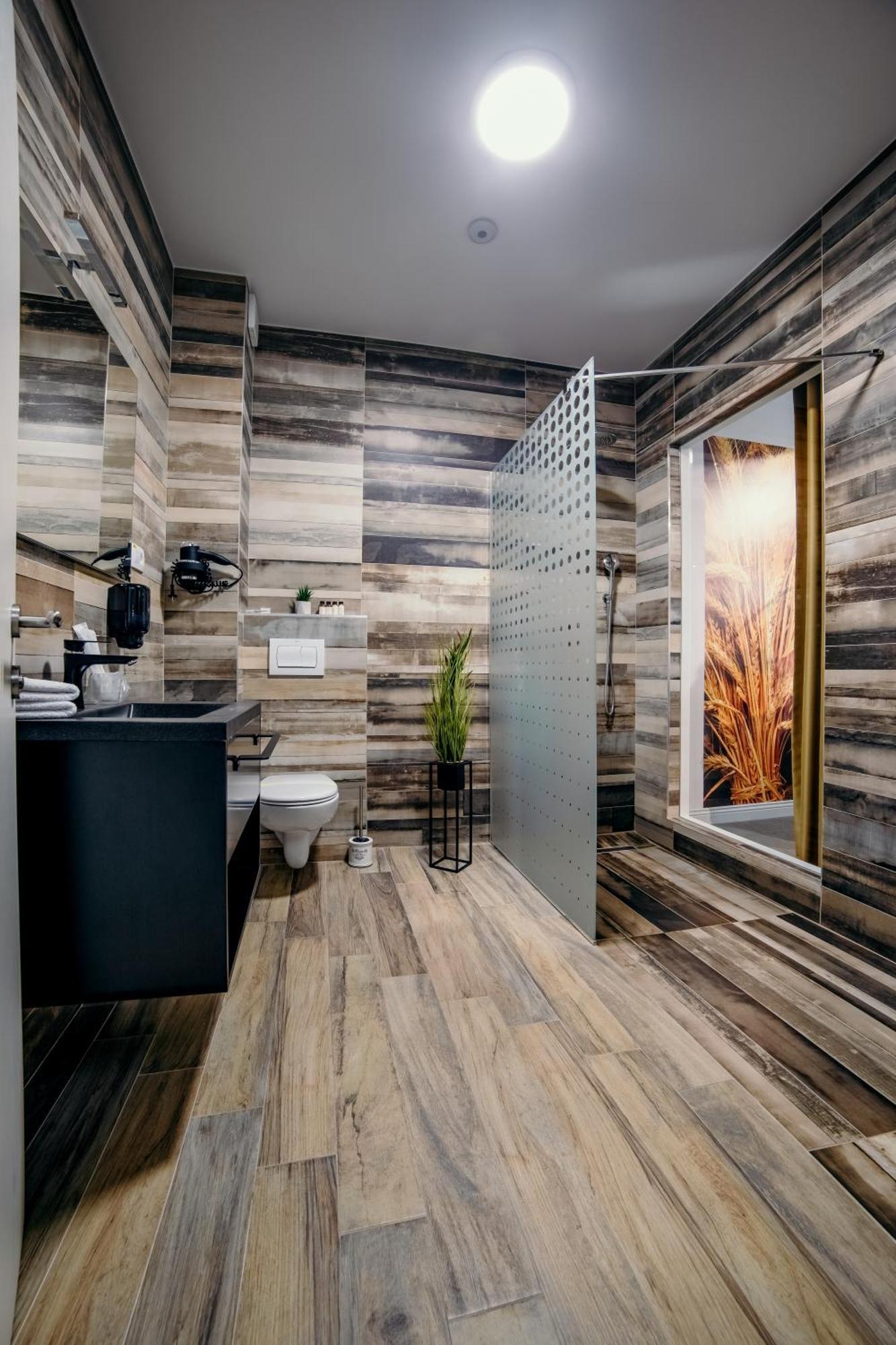 Hotel Nordic Twins & Wellness Rădăuţi Extérieur photo
